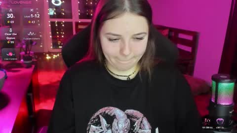 Snapshot of x_nirvana_x chatting on 8, 2, 2026 LOVE NERDS ONLY online show from 8, 2, 2026