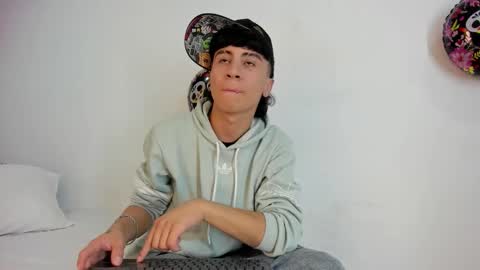 xaanderGrey online show from 9, 10, 2025