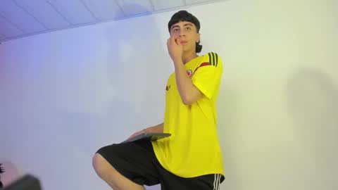 xaanderGrey online show from 9, 11, 2025