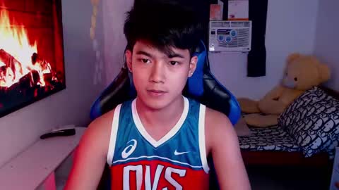 Prince Aldrian  online show from 7, 12, 2024