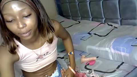 Snapshot of xalia_caramel chatting on 10, 6, 2026 Alexa online show from 10, 6, 2026