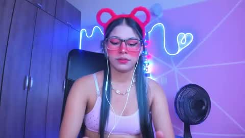 Snapshot of xallysonx_ chatting on 3, 2, 2025 XALLYSONX online show from 3, 2, 2025