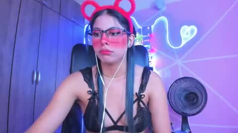 Snapshot of xallysonx_ chatting on 5, 2, 2025 XALLYSONX online show from 5, 2, 2025