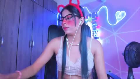 Snapshot of xallysonx_ chatting on 8, 2, 2025 XALLYSONX online show from 8, 2, 2025