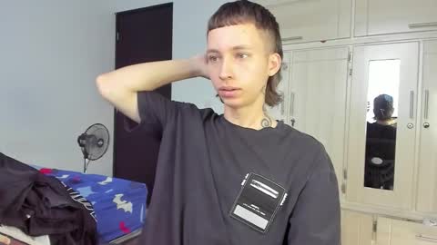 Snapshot of xamyu chatting on 17, 12, 2025 Xam online show from 17, 12, 2025