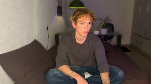 Snapshot of xavier_200 chatting on 29, 3, 2026 Xavier PVT open online show from 29, 3, 2026