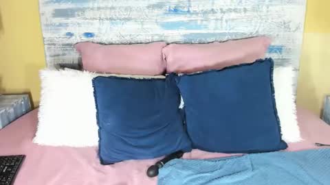 Snapshot of xcamilla83x chatting on 3, 12, 2025 Camilla online show from 3, 12, 2025