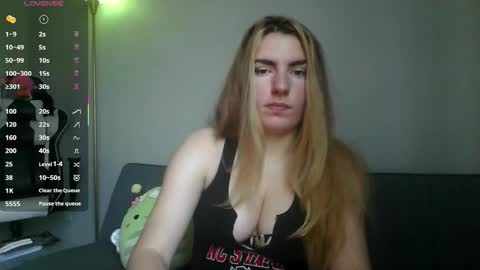 Snapshot of xcharlottexeuphoriax chatting on 17, 10, 2025 charlotte euphoria online show from 17, 10, 2025