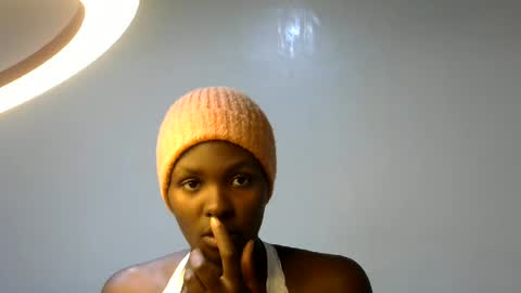 Snapshot of xeenah chatting on 12, 7, 2026 xeenah online show from 12, 7, 2026
