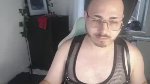 Snapshot of xfabian_love chatting on 12, 9, 2025 F A B I A N online show from 12, 9, 2025
