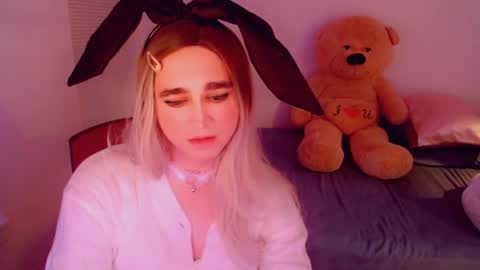 Snapshot of xhantam chatting on 18, 10, 2025 Patty online show from 18, 10, 2025