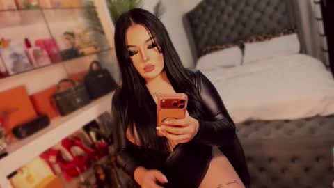 Snapshot of xher_hidden_collectionx chatting on 15, 1, 2026 GODDESSS LEXII online show from 15, 1, 2026