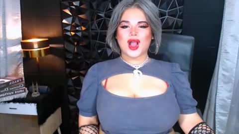 Snapshot of xhugeharleyselfsuckerx chatting on 28, 9, 2025 xHUGECOCKTILLCUMX online show from 28, 9, 2025