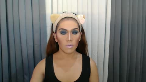 GWEN THOMPSON .......   online show from 21, 12, 2024