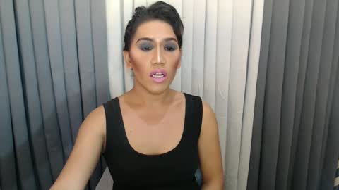 GWEN THOMPSON .......   online show from 25, 12, 2024