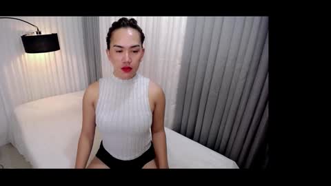 GWEN THOMPSON .......   online show from 28, 9, 2025