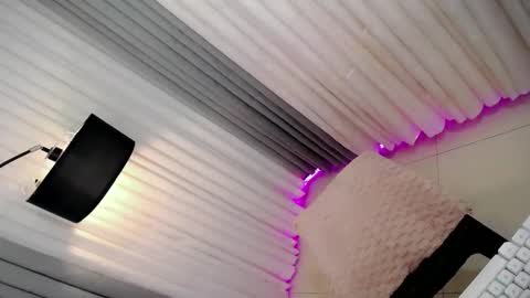 GWEN THOMPSON .......   online show from 16, 10, 2025