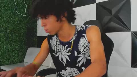 Snapshot of xion_ez chatting on 13, 9, 2025 xion_ez online show from 13, 9, 2025