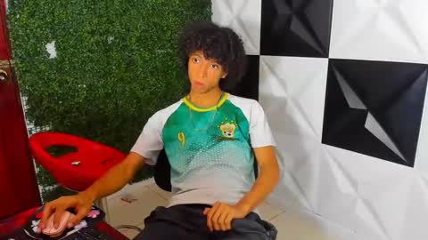 Snapshot of xion_ez chatting on 22, 10, 2025 xion_ez online show from 22, 10, 2025