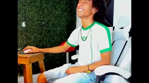 Snapshot of xion_ez chatting on 28, 10, 2025 xion_ez online show from 28, 10, 2025