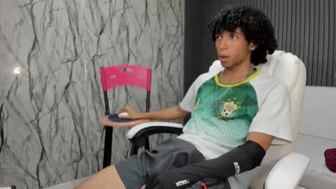 Snapshot of xion_ez chatting on 25, 11, 2025 xion_ez online show from 25, 11, 2025