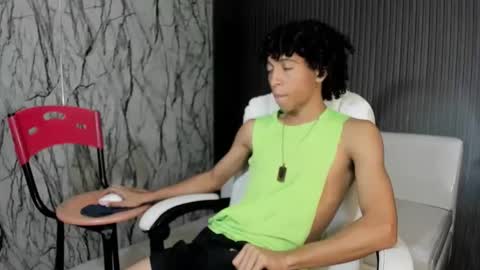 Snapshot of xion_ez chatting on 4, 12, 2025 xion_ez online show from 4, 12, 2025