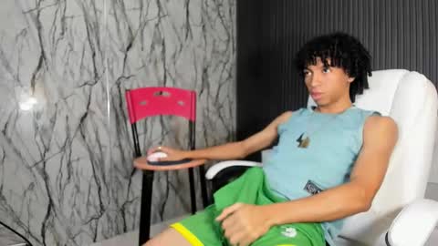 Snapshot of xion_ez chatting on 14, 12, 2025 xion_ez online show from 14, 12, 2025