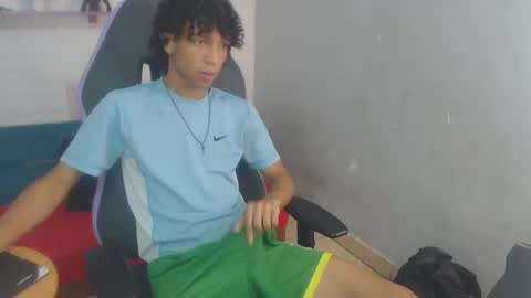 Snapshot of xion_ez chatting on 16, 12, 2025 xion_ez online show from 16, 12, 2025