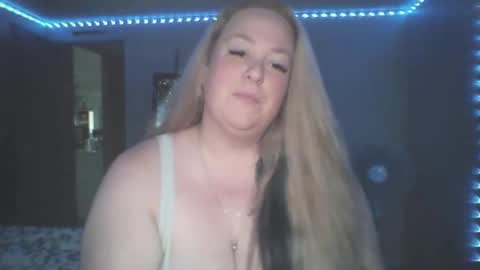 Snapshot of xitsxjuliax chatting on 22, 10, 2025 Juliaxxx online show from 22, 10, 2025