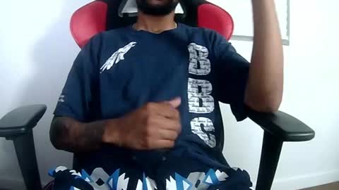 Snapshot of xjonathanxgx chatting on 16, 7, 2026 OmgItsSoFuckingBig online show from 16, 7, 2026