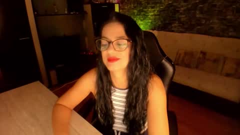 Snapshot of xlaracroftx chatting on 18, 10, 2025 Lara online show from 18, 10, 2025