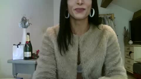 Snapshot of xlecram chatting on 30, 10, 2025 Wendy online show from 30, 10, 2025