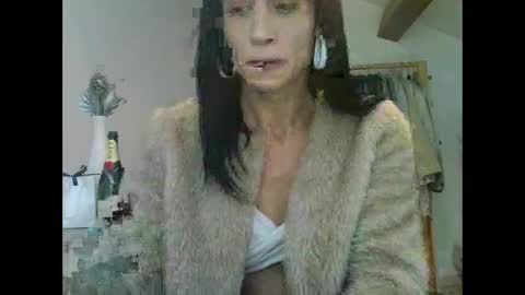 Snapshot of xlecram chatting on 1, 11, 2025 Wendy online show from 1, 11, 2025