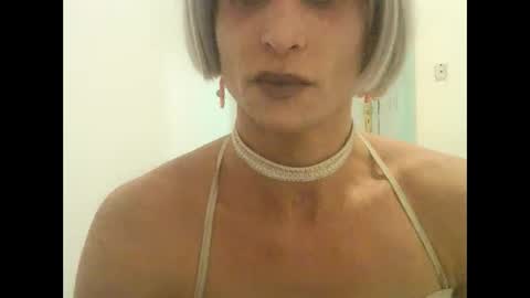 Snapshot of xlecram chatting on 14, 12, 2025 Wendy online show from 14, 12, 2025