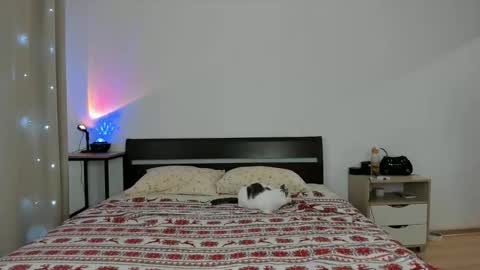 Snapshot of xloe_queen chatting on 18, 11, 2025 Chloe online show from 18, 11, 2025