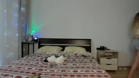 Snapshot of xloe_queen chatting on 21, 11, 2025 Chloe online show from 21, 11, 2025