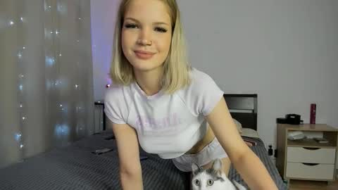 Snapshot of xloe_queen chatting on 26, 11, 2025 Chloe online show from 26, 11, 2025