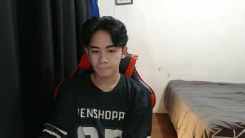 Snapshot of xluminous chatting on 12, 9, 2025 MIKAEL online show from 12, 9, 2025