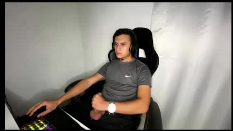 xmaxwel online show from 14, 1, 2026