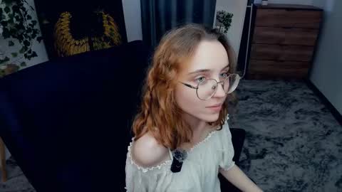 Snapshot of xo_lil_dream chatting on 10, 9, 2025 Kylie online show from 10, 9, 2025