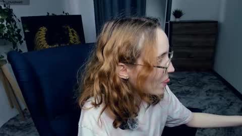 Snapshot of xo_lil_dream chatting on 20, 9, 2025 Kylie online show from 20, 9, 2025