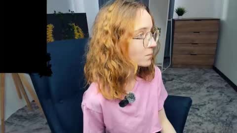 Snapshot of xo_lil_dream chatting on 21, 9, 2025 Kylie online show from 21, 9, 2025