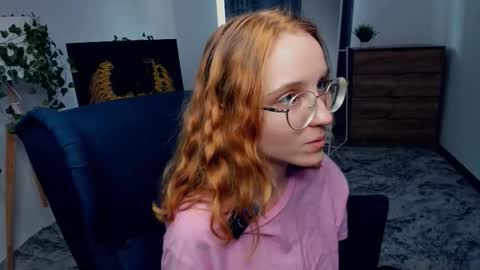 Snapshot of xo_lil_dream chatting on 7, 10, 2025 Kylie online show from 7, 10, 2025