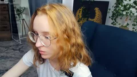 Snapshot of xo_lil_dream chatting on 12, 10, 2025 Kylie online show from 12, 10, 2025