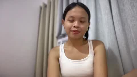 Snapshot of xo_worth_it chatting on 4, 7, 2026 nathalie online show from 4, 7, 2026