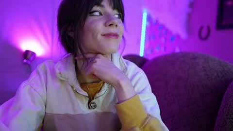 Bella Bondai online show from 21, 1, 2025