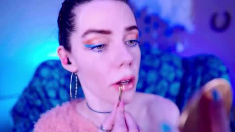 Bella Bondai online show from 4, 12, 2025