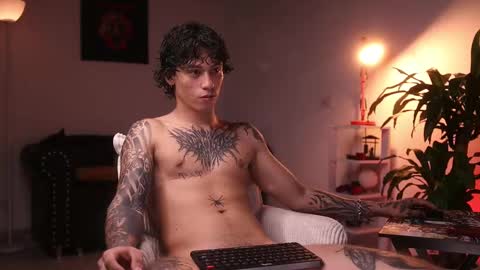 Snapshot of xomega_02 chatting on 14, 2, 2025 online show from 14, 2, 2025