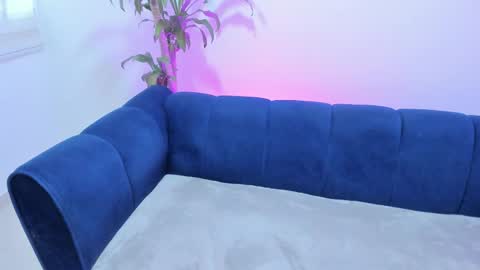 Snapshot of xoxo_angel chatting on 2, 12, 2025 xoxo_angel online show from 2, 12, 2025