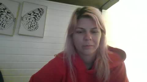 Snapshot of xoxovicbaby chatting on 23, 10, 2025 gdamnv online show from 23, 10, 2025